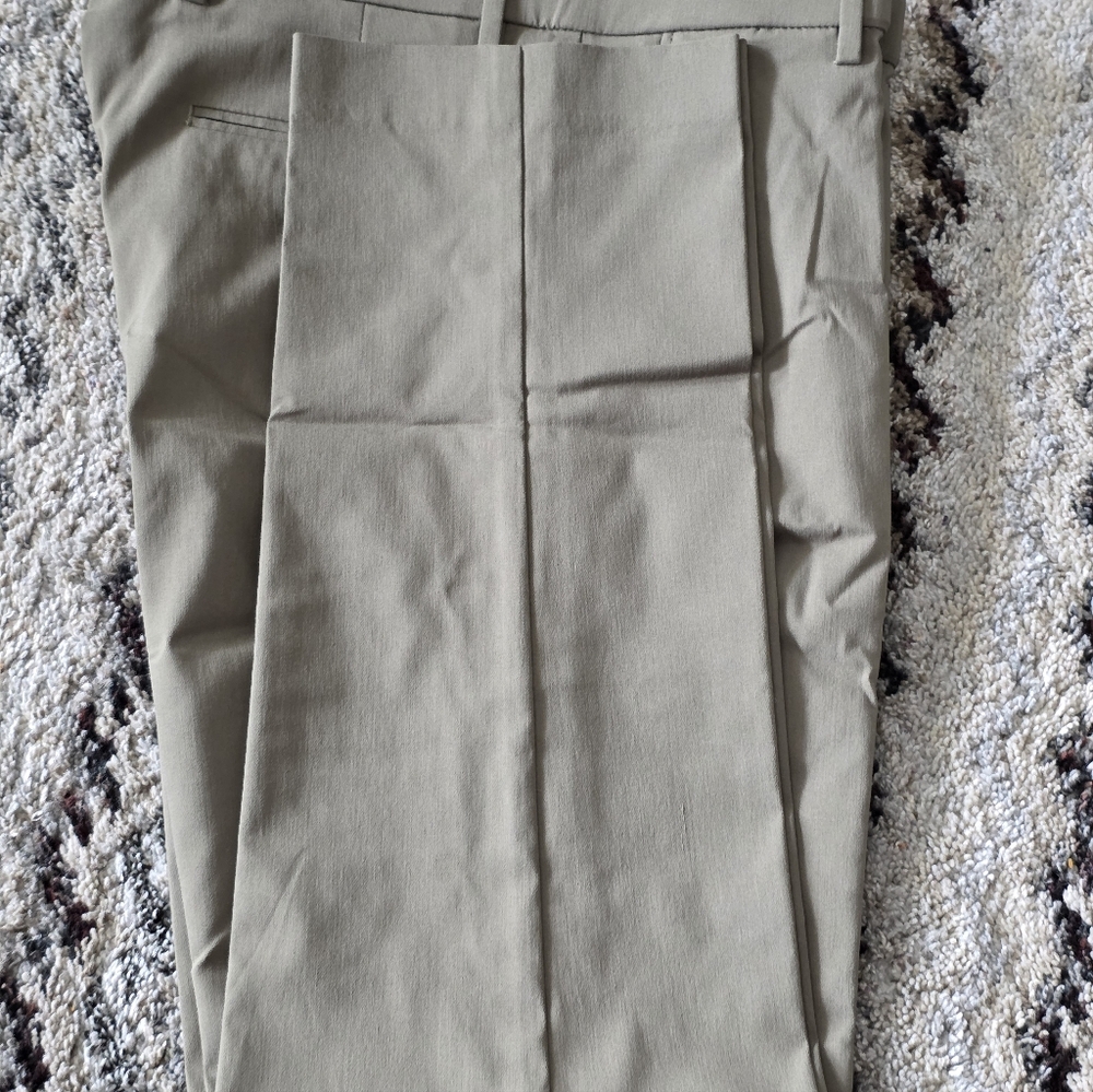 $95 Tommy Hilfiger Mens ThFlex  Dress Pants 33W/32L Sage Green Solid Stretch - Picture 6 of 7